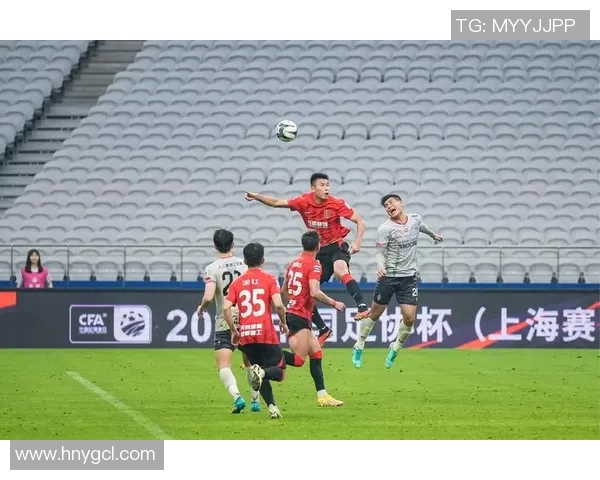 上海足球队在最新耐力排行榜中勇夺第一名引领足球界新风潮