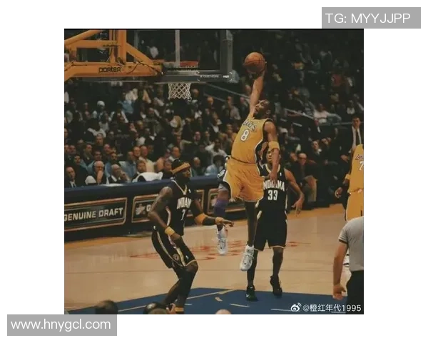 广州篮球队团队协作引发热议球迷对战术配合和球员默契提出不同看法