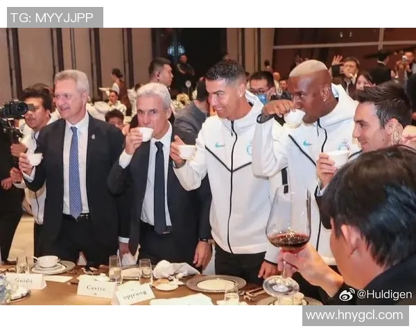 西罗在足球界的地位与影响力分析是否称得上足球明星 西罗在足球界的地位与影响力分析是否称得上足球明星