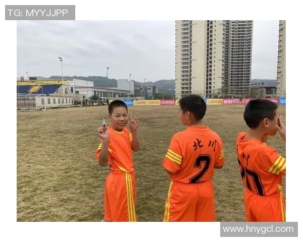 足球明星的儿子如何在绿茵场上追逐父亲的辉煌梦想与人生旅程