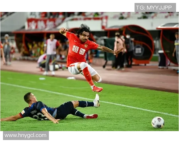 重庆足球队与广州足球队耐力对决赛后分析与总结 重庆足球队与广州足球队耐力对决赛后分析与总结