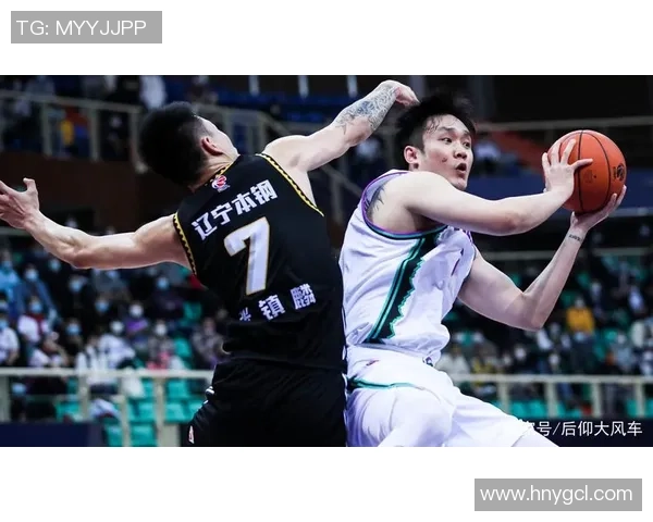 重庆羽毛球队以85分领跑大师赛积分榜展现强劲实力与团队合作精神