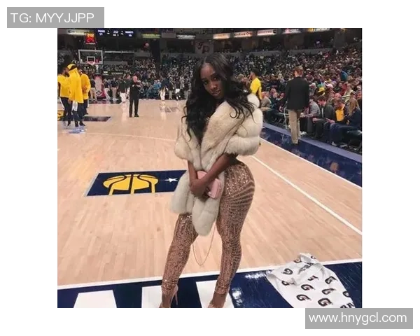 足球明星女友奥拉的魅力人生与爱情故事揭秘